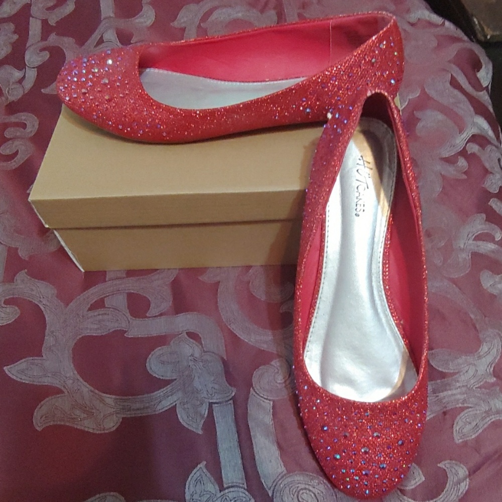 Size 12M Hotcakes Sparkly flats